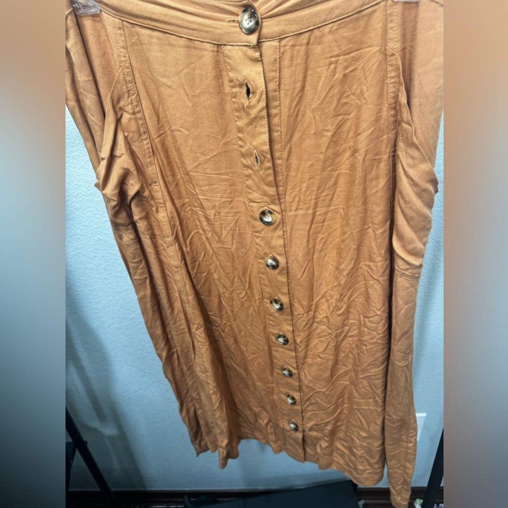 Know.one. Cares skirt